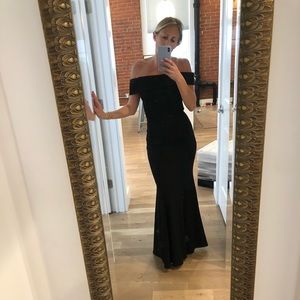 Black full length gown (00)